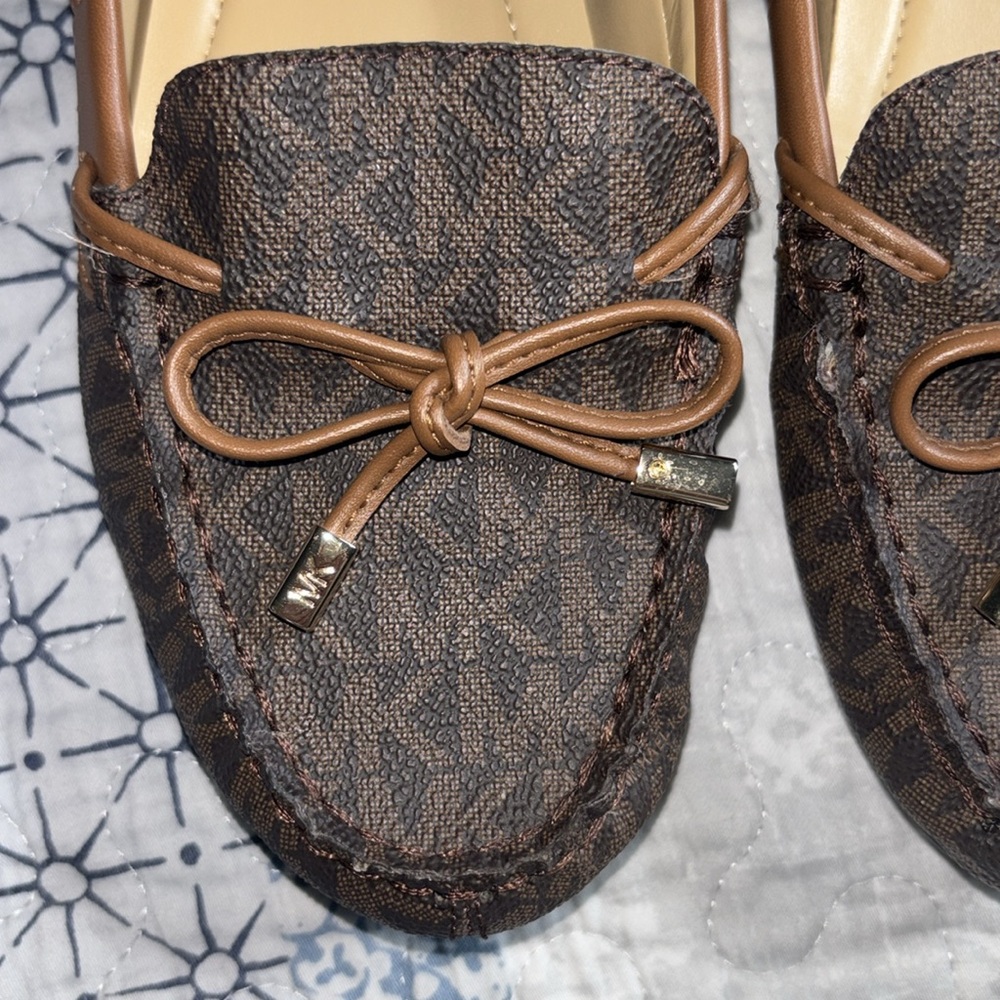 Michael Kors size 7.5.